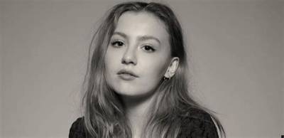 Bebe Wood Ethnicity and Religion: Is She Jewish or Muslim?