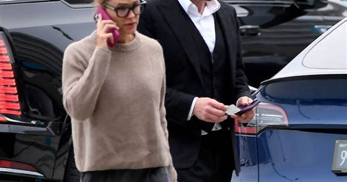 Ben Affleck & Jennifer Garner out with Their Girls: Adorable Happy Family, Staged?
