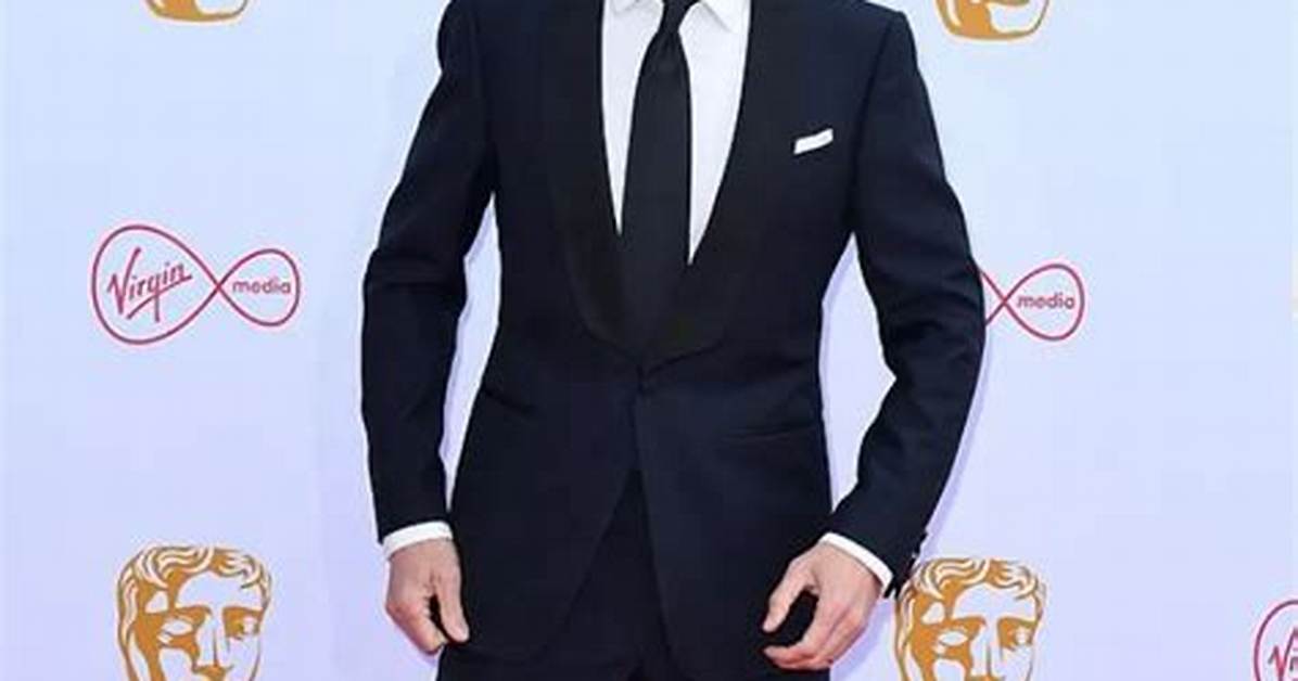 Benedict Cumberbatch Height, Weight, Net Worth, Age, Birthday, Wikipedia, Who, Nationality, Biography