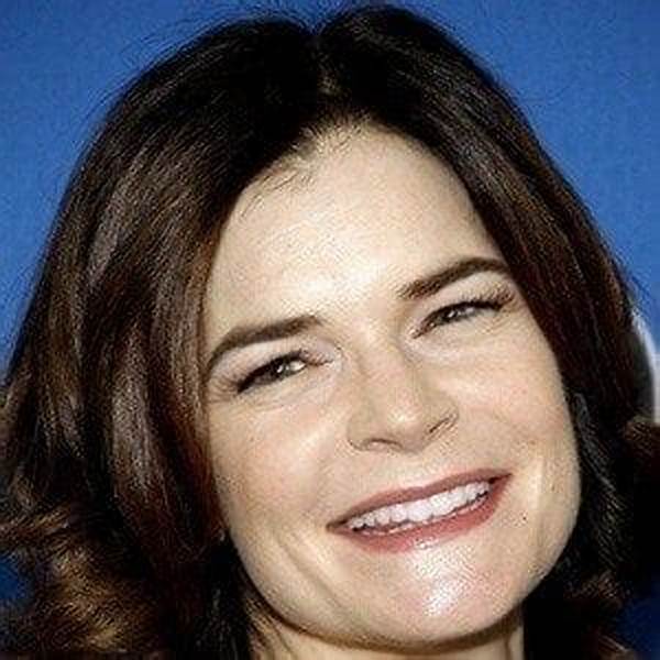 Betsy Brandt - Age, Family, Bio