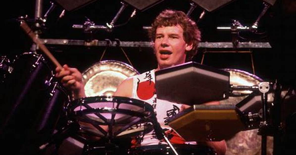 Bill Bruford Bio (Wiki)