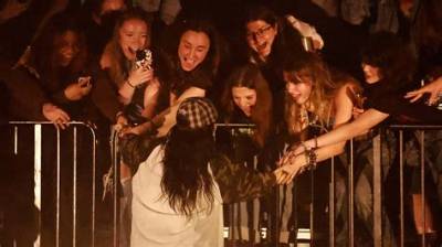 Billie Eilish Fans Have 'Heart Attack' over Fishnet Tights and Shower Selfies