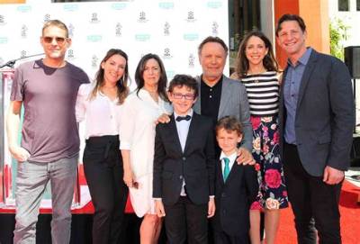 Billy Crystal - Age, Family, Bio