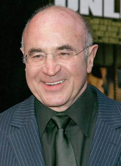 Bob Hoskins Bio (Wiki)