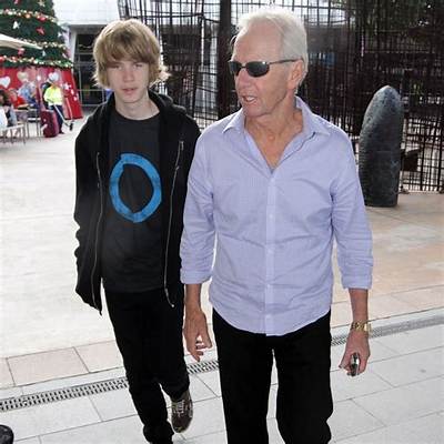 Brett Hogan, Son of Paul Hogan! Know About His Parents, Age, Net Worth, & So On.