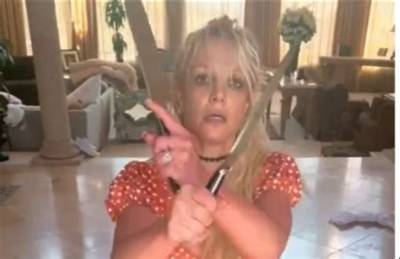 Britney Spears’ Bizarre Instagram Video Leaves Fans Concerned