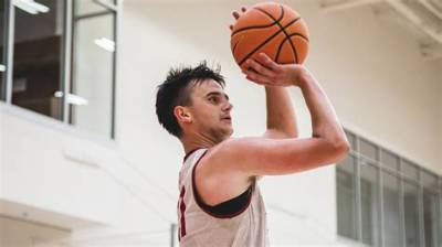 Cade Arbogast Parents and Ethnicity Explored- Meet the Basketball Guard for Arkansas Razorbacks