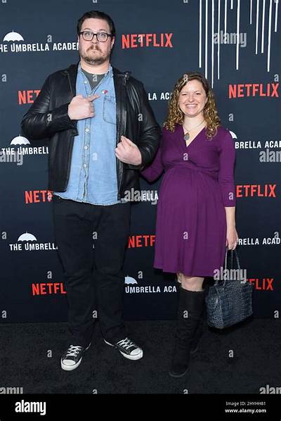 Cameron Britton (Umbrella Academy) Age, Height, Net Worth, Wiki
