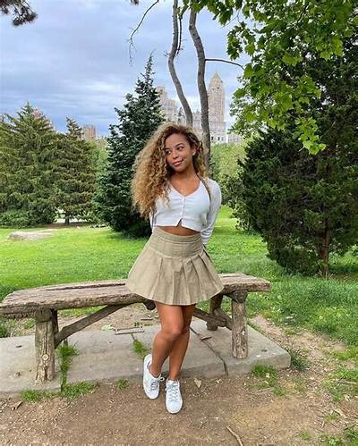 Camila Elle - Age, Family, Bio