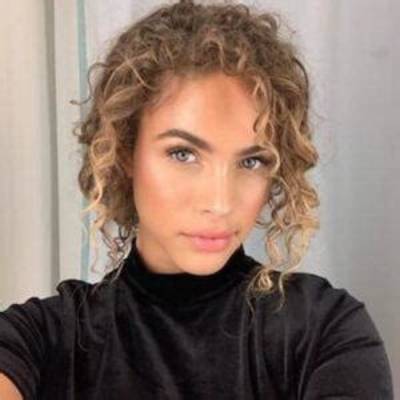 Camila Kendra - Age, Family, Bio
