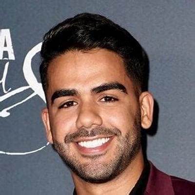 Carlos Adyan - Age, Family, Bio
