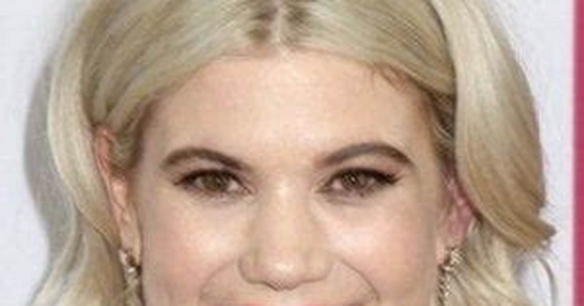 Caroline Arapoglou - Age, Family, Bio