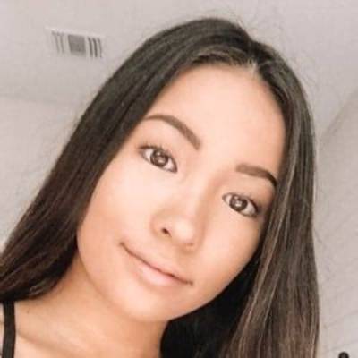 Caroline Manning - Age, Family, Bio
