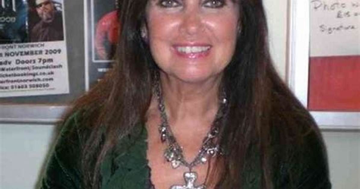Caroline Munro - Age, Family, Bio