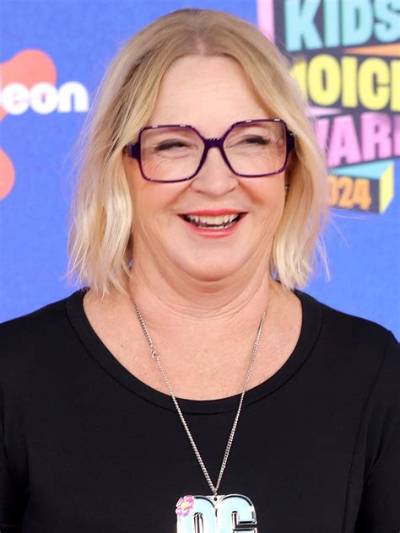 Carolyn Lawrence Bio (Wiki)