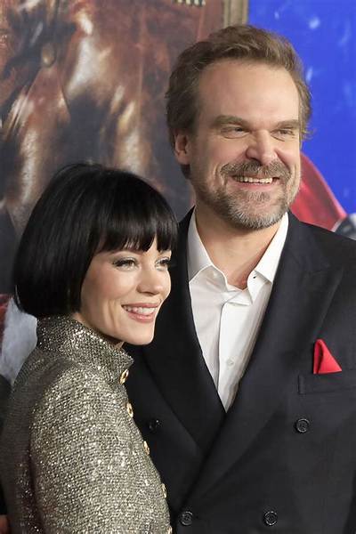 Cele|Bitchy | 8Inside-David-Harbour-&-Lil