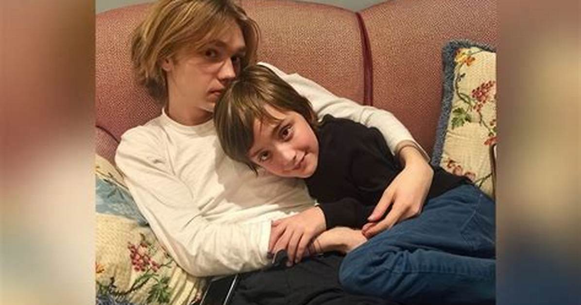 Charlie Plummer Parents Brother and Girlfriend