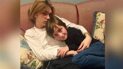 Charlie Plummer Parents Brother and Girlfriend