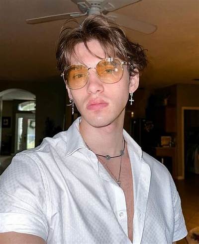 Chase Stobbe Height, Weight, Net Worth, Age, Birthday, Wikipedia, Who, Nationality, Biography