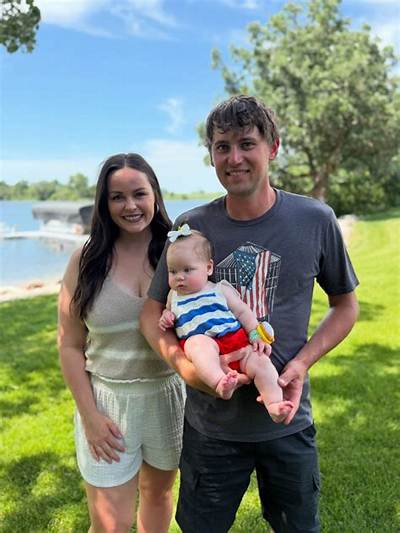 Chet Larson - Trivia, Family, Bio