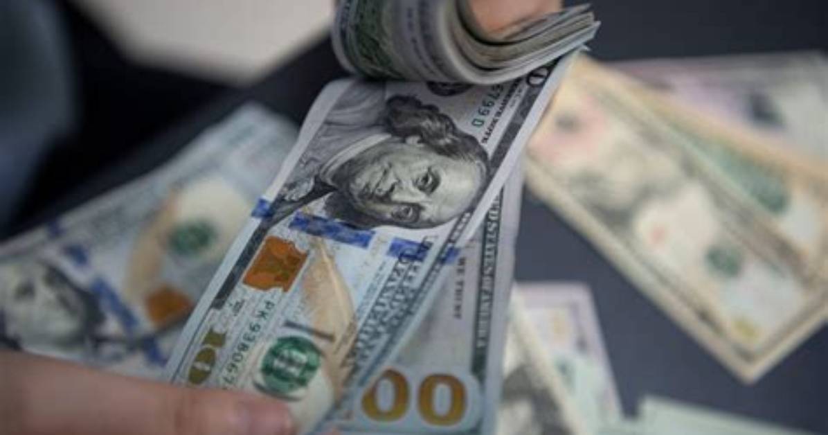 Chile: a Man Who Received 300 Times His Normal Wage by Mistake Vanished.