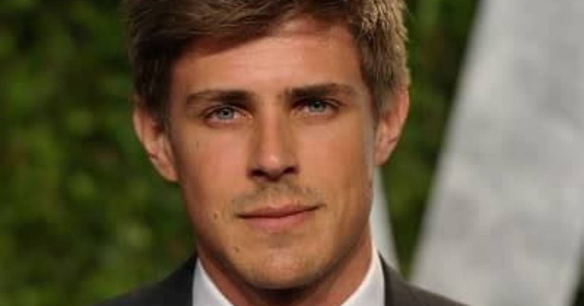 Chris Lowell - Age, Family, Bio