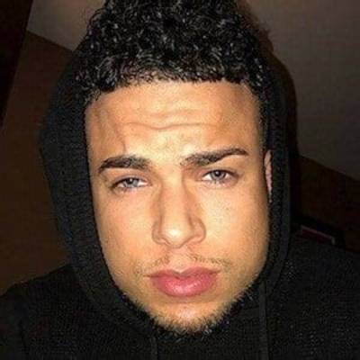 Chris Perry (Pop Singer) - Age, Family, Bio