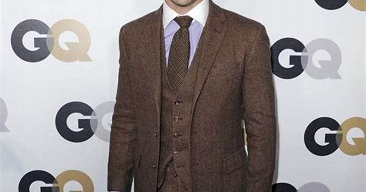 Chris Pine All Suited up for C Mag: Would You Hit It or Not So Much?