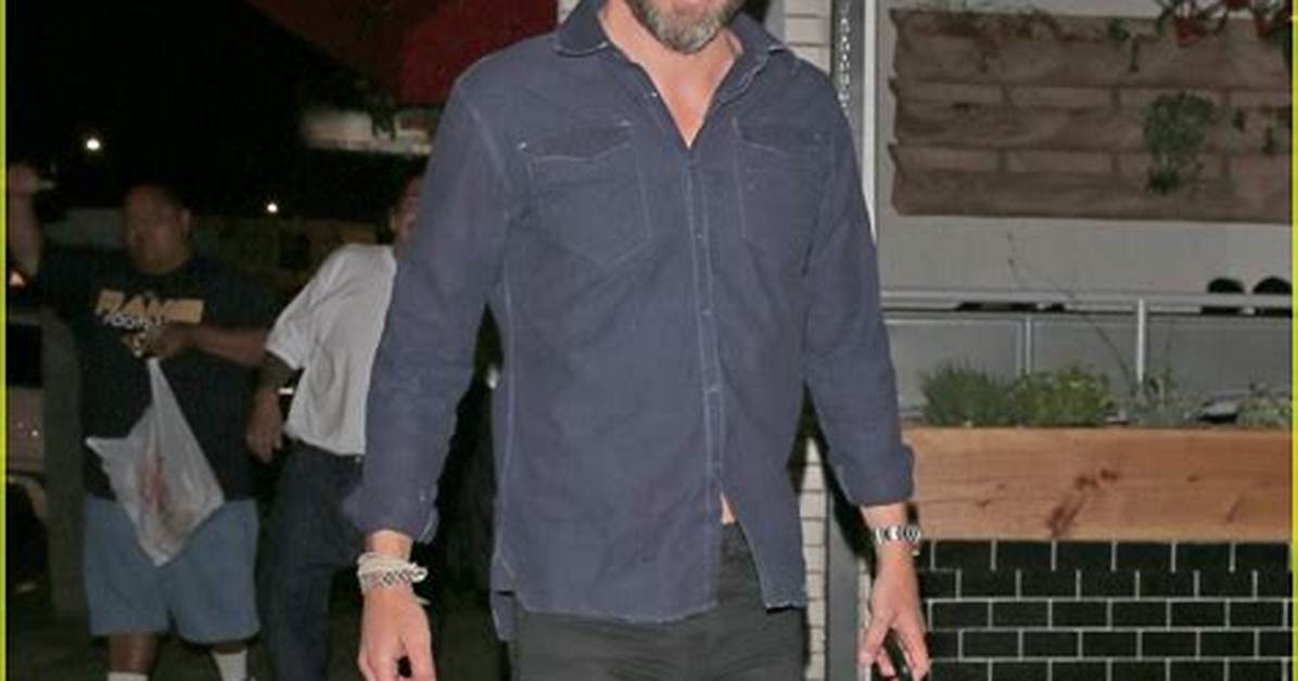 Chris Pine Has a Greying Beard & No Girlfriend: Would You Hit It?