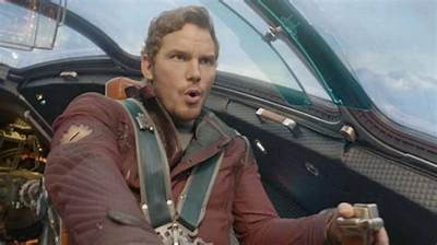 Chris Pratt Says “If Only We Could Love Life the Way This Pig Loves Apples” to His Newly Married Wife Katherine Schwarzenegger!