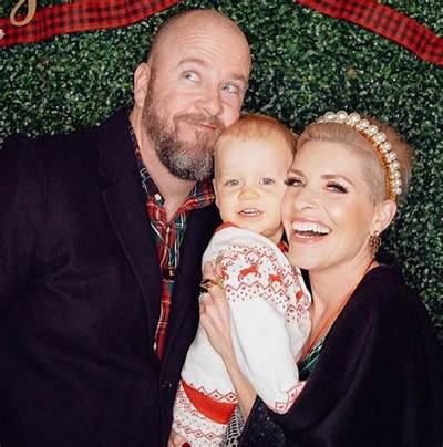 Chris Sullivan - Age, Family, Bio