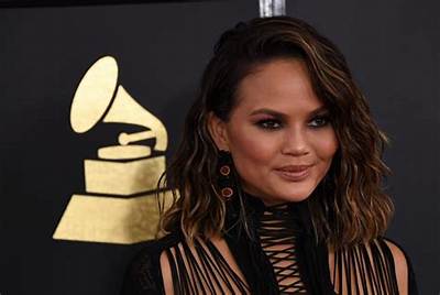 Chrissy Teigen Apologizes Again: ‘It Has Been a Very Humbling Few Weeks’