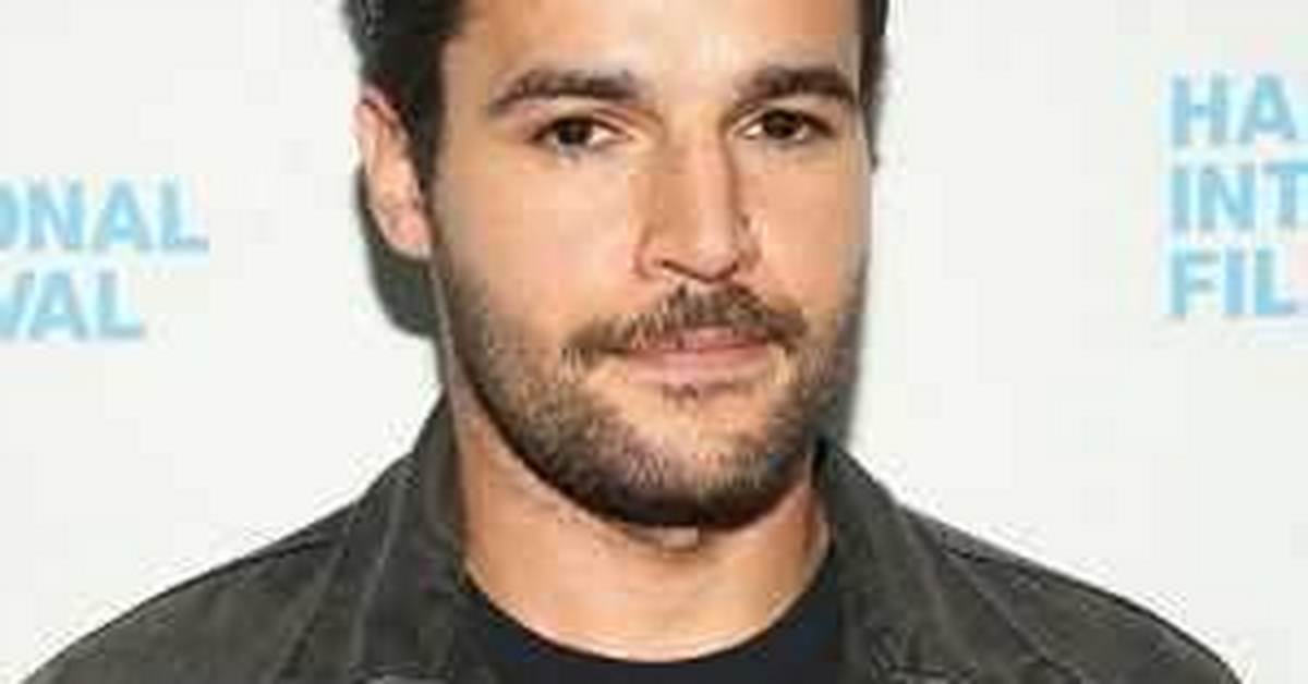 Christopher Abbott Net Worth - Wiki, Age, Weight and Height, Relationships, Family, and More