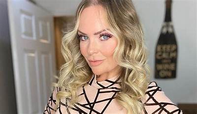 Claire Barratt (Tiktok Star) Biography, Age, Boyfriend, Height, Net Worth