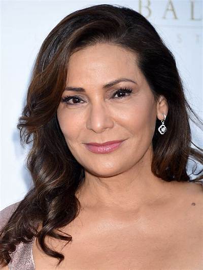 Constance Marie Bio (Wiki)