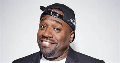 Corey Holcomb Bio (Wiki)
