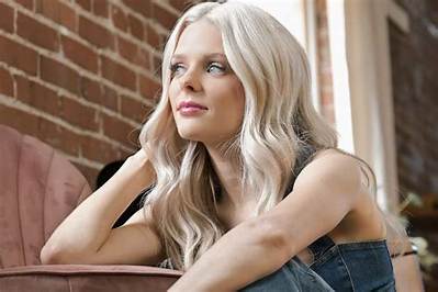Country Singer Amanda Jordan Plays Dress-up in Music Video for New Single ‘Break Your Heart’