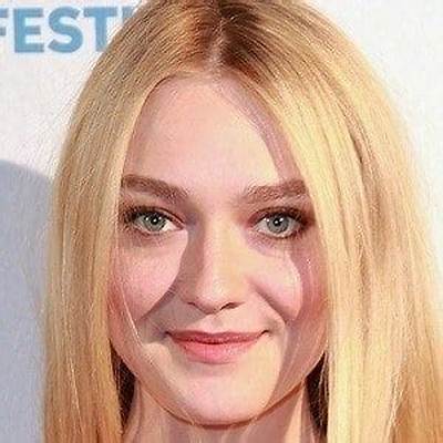 Dakota Fanning - Age, Family, Bio