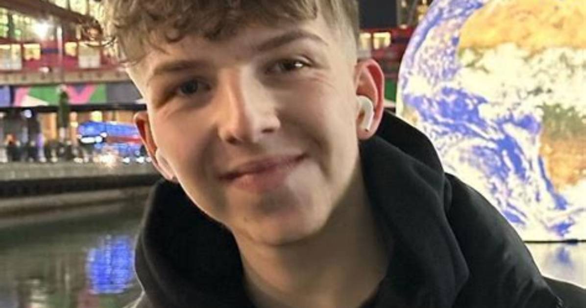 Dan Rhodes - Age, Family, Bio