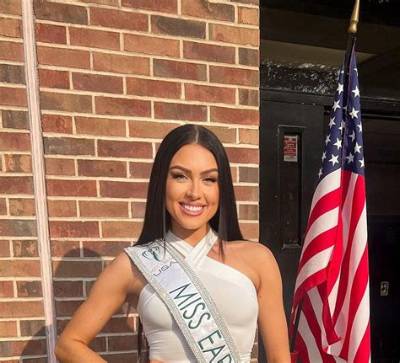 Danielle Mullins - Age, Family, Bio