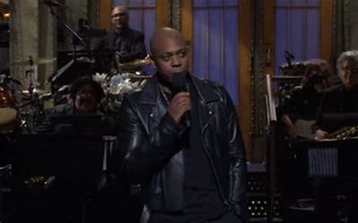 Dave Chappelle Discusses Kanye West’s Antisemitism Controversy During ‘Snl’ Opening Monologue