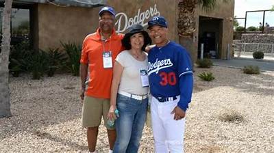 Dave Roberts - Age, Family, Bio