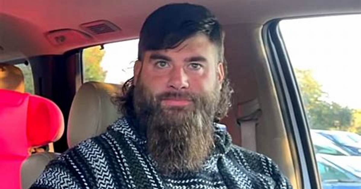 David Eason Considers Starting Animal Rescue for Neighborhood Strays