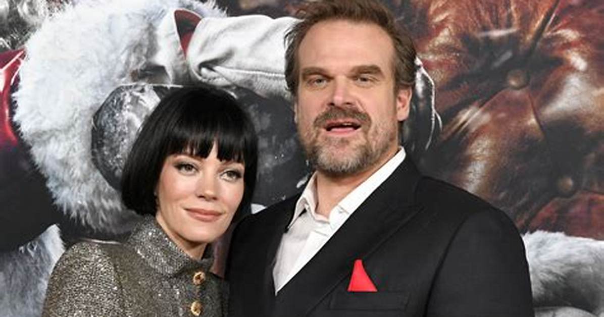 David Harbour & Lily Allen’s Place Has a Bathroom with a Carpet & Fireplace