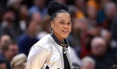 Dawn Staley Height, Weight, Net Worth, Age, Birthday, Wikipedia, Who, Nationality, Biography