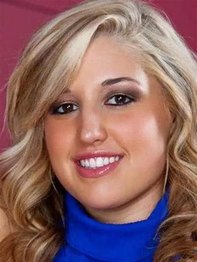 Dayna Martin Height, Weight, Net Worth, Age, Birthday, Wikipedia, Who, Nationality, Biography
