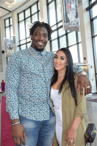 Demarcus Lawrence Is Married to Wife: Sasha Lawrence. Kids: Damari, Milliana