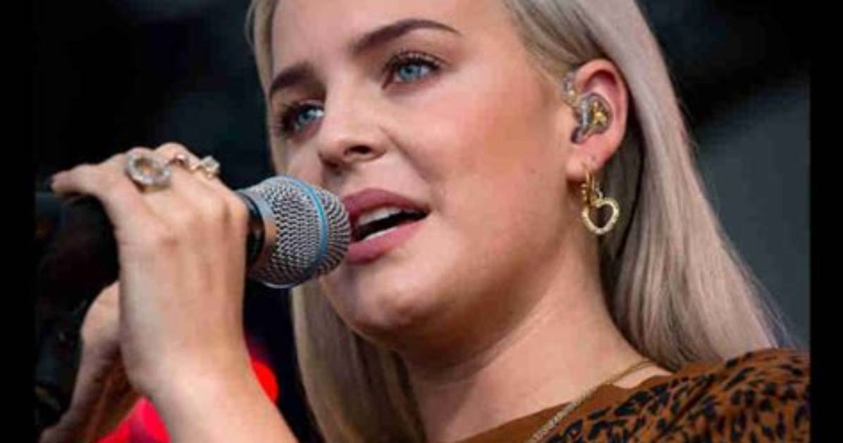 Did Anne Marie Break Her Ankle? Singer Falls at Brits Youtube Video Is Trending on the Internet!