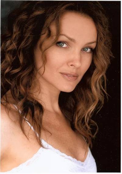 Dina Meyer Bio (Wiki)