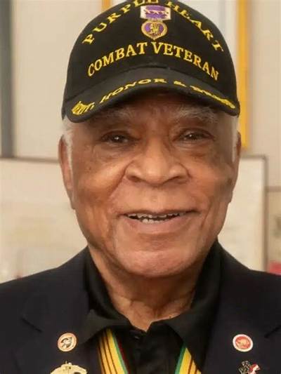 Dom Capers Height, Weight, Net Worth, Age, Birthday, Wikipedia, Who, Instagram, Biography